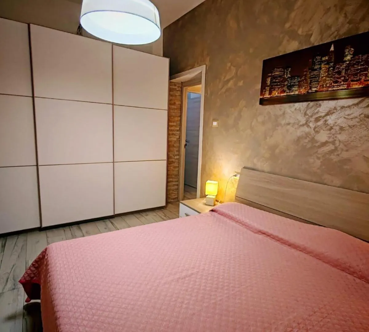 Mes'e Làmpadas Castelsardo 0*,